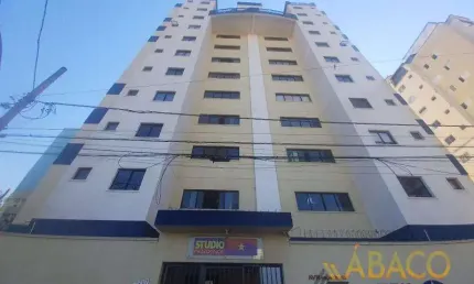Apartamento para alugar em centro de 215.34m² com 1 quarto e 1 garagem
