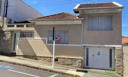 Casa para venda em Centro de 181.00m² com 4 Quartos, 2 Suites e 1 Garagem