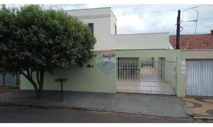 Casa para venda em Cidade Jardim de 220.00m² com 3 Quartos, 2 Suites e 3 Garagens