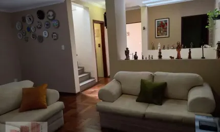Sobrado para venda e aluguel em Taboão de 225.00m² com 4 Quartos, 1 Suite e 3 Garagens