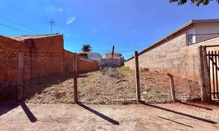 Terreno à venda no Jardim Planalto, Botucatu 