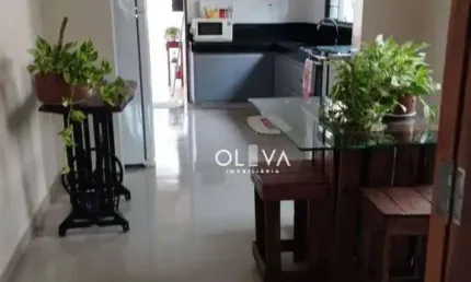 Casa para venda em Vila Elmaz de 111.00m² com 2 Quartos e 3 Garagens