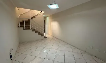 Sobrado para venda em Jardim Santa Cecília de 125.00m² com 3 Quartos, 1 Suite e 2 Garagens