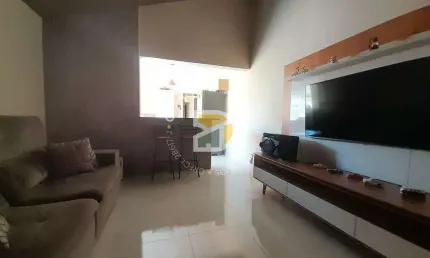 Casa para venda em Parque Das Laranjeiras de 110.00m² com 2 Quartos e 2 Garagens