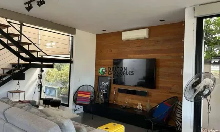 Sobrado para alugar em Jardim Residencial Alto De Itaici de 220.00m² com 3 Quartos, 3 Suites e 4 Garagens