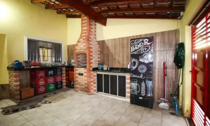 Casa para venda em Jardim Santa Esmeralda de 150.00m² com 2 Quartos, 1 Suite e 2 Garagens