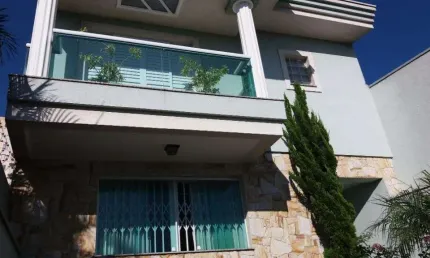 Casa para venda em Vila Pereira Barreto de 305.00m² com 3 Quartos, 3 Suites e 4 Garagens