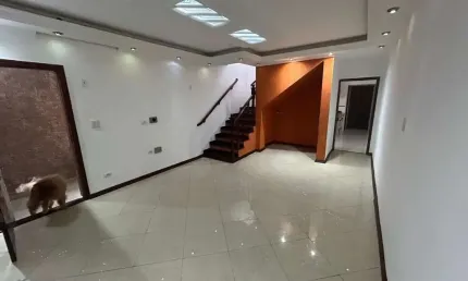 Casa para venda em Jardim Regina de 150.00m² com 4 Quartos, 1 Suite e 2 Garagens