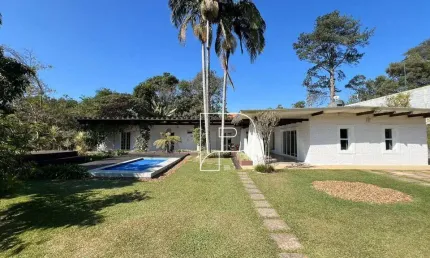 Casa de Condomínio para venda em Granja Viana de 405.00m² com 3 Quartos, 2 Suites e 6 Garagens