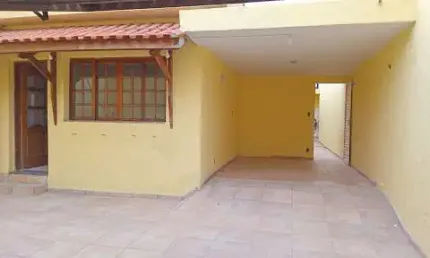 Casa para alugar em Vila Mogilar de 92.00m² com 2 Quartos, 2 Suites e 3 Garagens