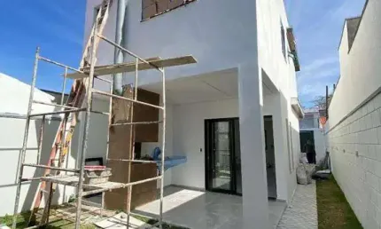 Sobrado para venda em Cézar De Souza de 125.00m² com 3 Quartos, 1 Suite e 2 Garagens