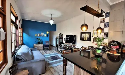 Casa para venda em Granja Viana de 240.00m² com 3 Quartos, 1 Suite e 4 Garagens