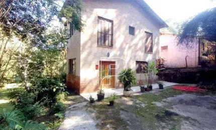 Casa de Condomínio para venda em Granja Viana de 220.00m² com 3 Quartos, 1 Suite e 4 Garagens
