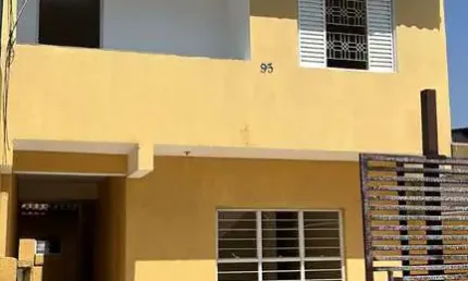 Casa para venda em Jardim Califórnia de 141.00m² com 2 Quartos, 1 Suite e 2 Garagens