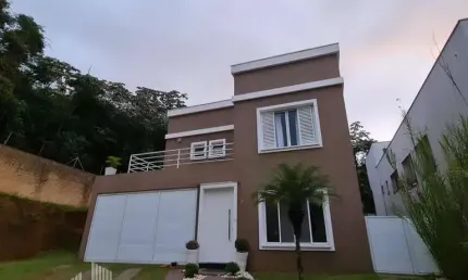 Casa para venda em Alphaville de 255.00m² com 4 Quartos, 4 Suites e 2 Garagens