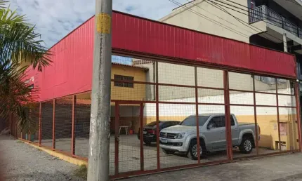 Sala Comercial para alugar em Jardim Nomura de 200.00m² com 1 Quarto e 2 Garagens