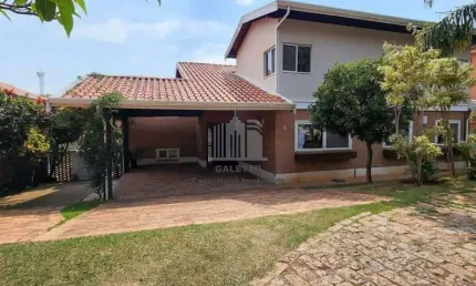Casa para venda em Parque da Hípica de 410.00m² com 5 Quartos, 5 Suites e 4 Garagens