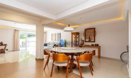 Sobrado para venda em Campina Do Siqueira de 214.00m² com 3 Quartos, 1 Suite e 3 Garagens