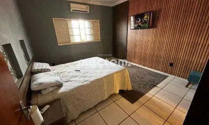 Sobrado para venda em Jardim Ouro Branco de 216.00m² com 3 Quartos, 2 Suites e 2 Garagens