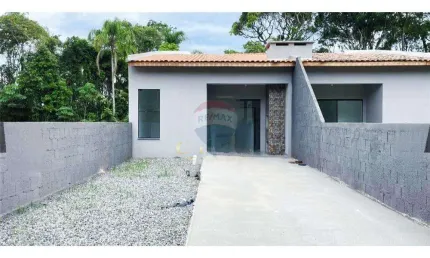 Casa para venda em Itapoá de 66.63m² com 2 Quartos, 1 Suite e 2 Garagens