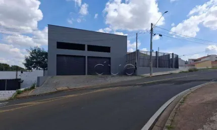 Galpão / Depósito / Armazém para alugar em Pompéia de 155.00m² com 5 Garagens