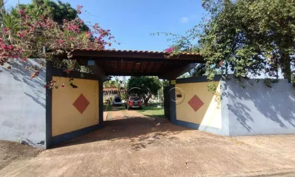 Chácara para alugar em Dois Córregos de 227.00m² com 3 Quartos, 1 Suite e 10 Garagens