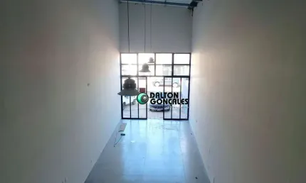 Sala comercial para alugar em centro de 205.00m² com 1 garagem