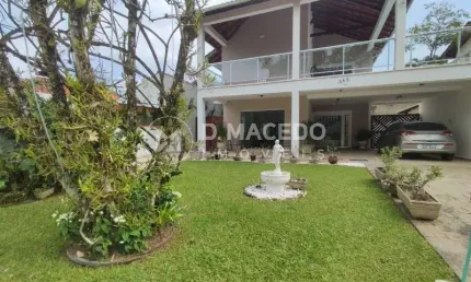 Casa para alugar em Condominio Lagoinha de 354.00m² com 4 Quartos, 4 Suites e 4 Garagens