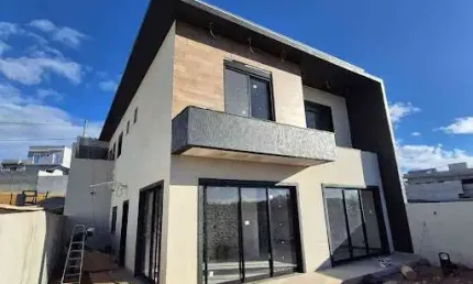 Sobrado para venda em residencial veneza i de 262.00m² com 4 quartos, 3 suites e 4 garagens