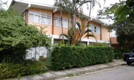 Sobrado para venda e aluguel em Vila Oliveira de 200.00m² com 4 Quartos, 1 Suite e 2 Garagens
