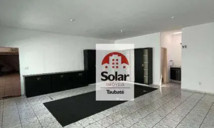 Loja para alugar em Centro de 320.00m² com 14 Garagens