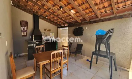 Casa para venda em Conjunto Habitacional Jardim Das Palmeiras de 128.00m² com 3 Quartos, 1 Suite e 2 Garagens