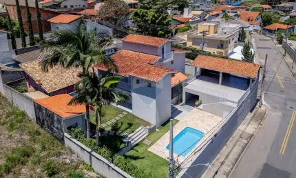 Casa para venda em Jardim Santa Bárbara de 407.00m² com 3 Quartos, 2 Suites e 4 Garagens