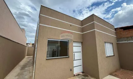 Casa para venda em Jardim Ângelo Jurca de 73.00m² com 2 Quartos, 1 Suite e 2 Garagens