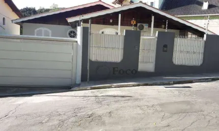 Casa para venda em vila rosália de 187.00m² com 3 quartos, 1 suite e 4 garagens