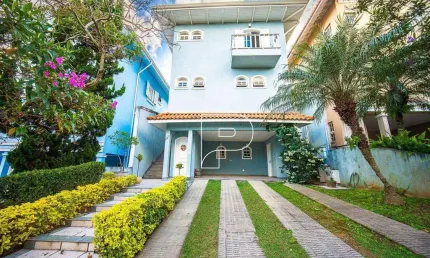 Casa de condomínio para venda em granja viana de 240.00m² com 4 quartos, 2 suites e 4 garagens