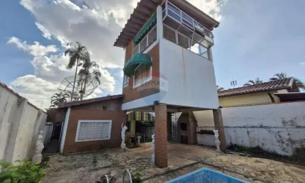 Casa para venda em Jardim Berlim de 230.00m² com 4 Quartos, 1 Suite e 4 Garagens