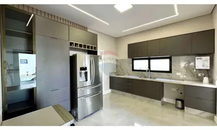 Casa de Condomínio para alugar em Chácara Letônia de 250.00m² com 3 Quartos, 3 Suites e 4 Garagens