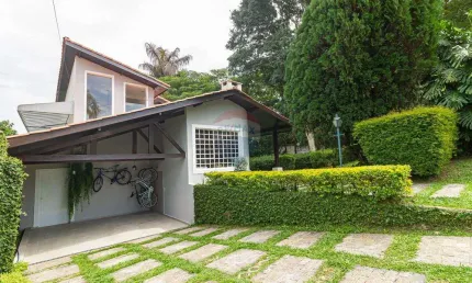 Casa de Condomínio para venda em Arujá Country Club de 221.00m² com 3 Quartos, 3 Suites e 2 Garagens