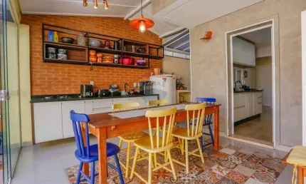 Casa de Condomínio para venda em Jardim América de 160.00m² com 3 Quartos, 1 Suite e 3 Garagens