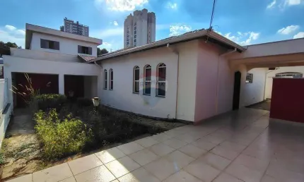 Casa para alugar em Centro de 267.77m² com 3 Quartos, 1 Suite e 2 Garagens