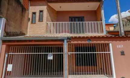 Sobrado para venda em Jardim Santo Amaro de 199.07m² com 3 Quartos e 2 Garagens