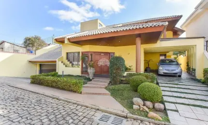 Casa de Condomínio para venda em Seminário de 421.00m² com 4 Quartos, 4 Suites e 4 Garagens