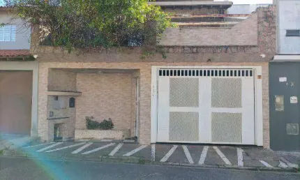 Sobrado para venda em Vila Rei de 268.00m² com 3 Quartos, 1 Suite e 2 Garagens
