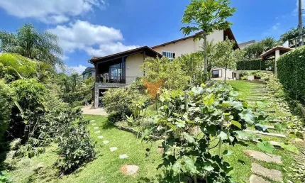 Casa para venda em Jardim Indaiá de 445.45m² com 4 Quartos, 2 Suites e 3 Garagens