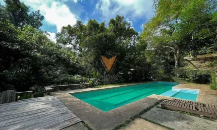 Casa para venda em Chácara Do Refúgio de 380.00m² com 3 Quartos, 3 Suites e 4 Garagens