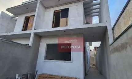 Sobrado para venda em Jardim Bom Clima de 130.00m² com 4 Quartos, 1 Suite e 2 Garagens