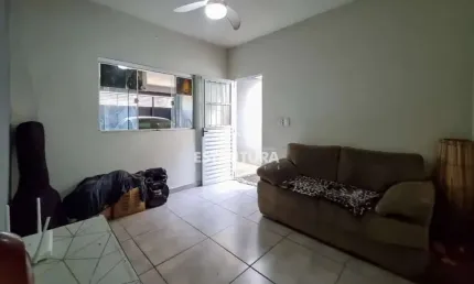 Casa para alugar em Jardim Independência de 90.00m² com 2 Quartos e 2 Garagens