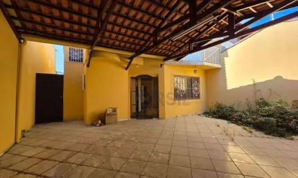 Sobrado para alugar em Socorro de 162.00m² com 3 Quartos, 3 Suites e 3 Garagens