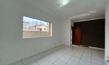 Casa para alugar em Centro de 90.00m² com 3 Quartos, 1 Suite e 1 Garagem